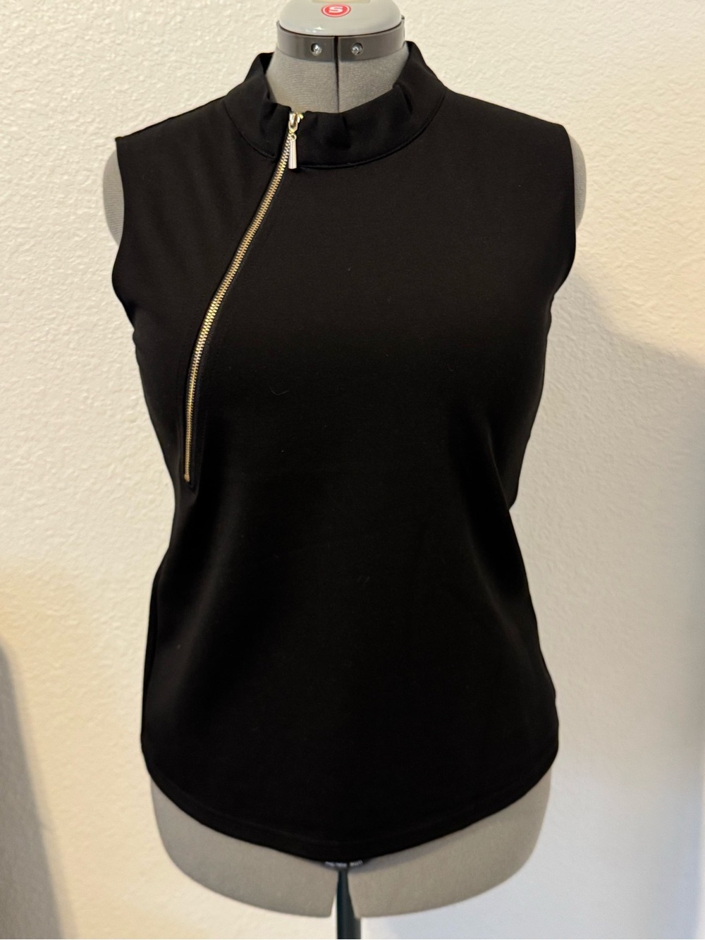 Moss Side Zip Sleeveless Top Size M